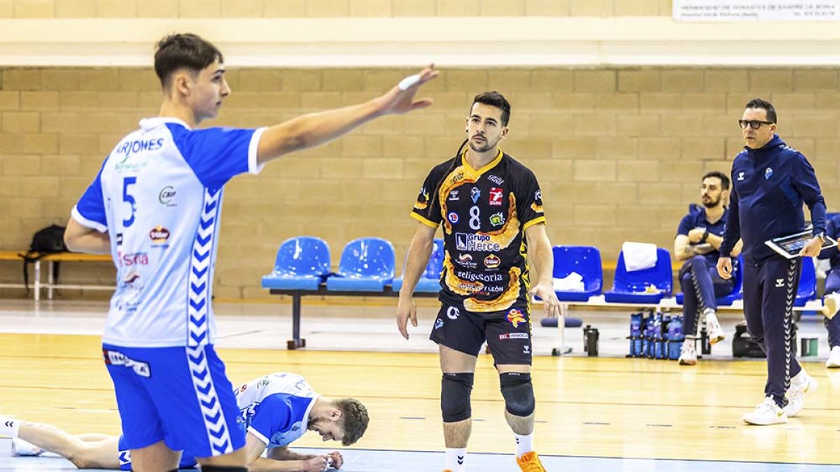 El Grupo Herce perdió su primer partido de la temporada en Los Pajaritos.