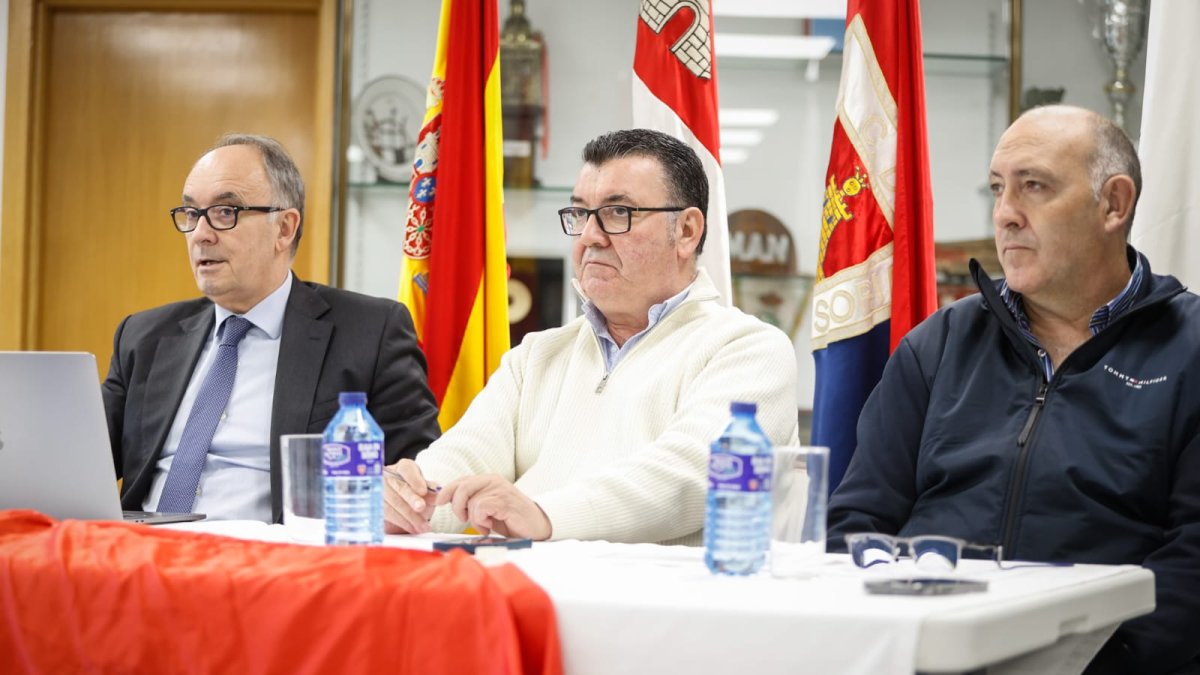 Salvador Olea, Patricio de Pedro y Javier Jiménez en la Junta de Accionistas del Numancia del año pasado.