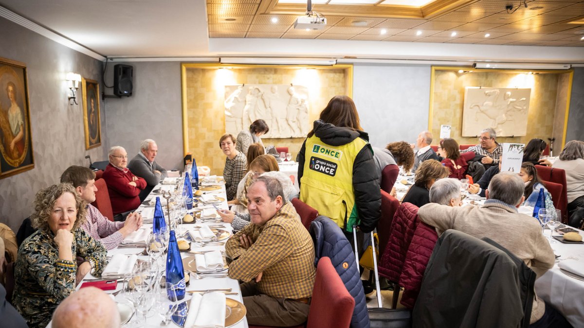 Buen ambiente entre todos los asistentes de la celebración.