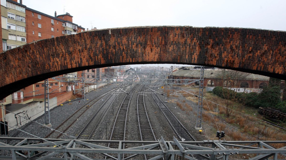 Vías de la estación de trenes en Valladolid.