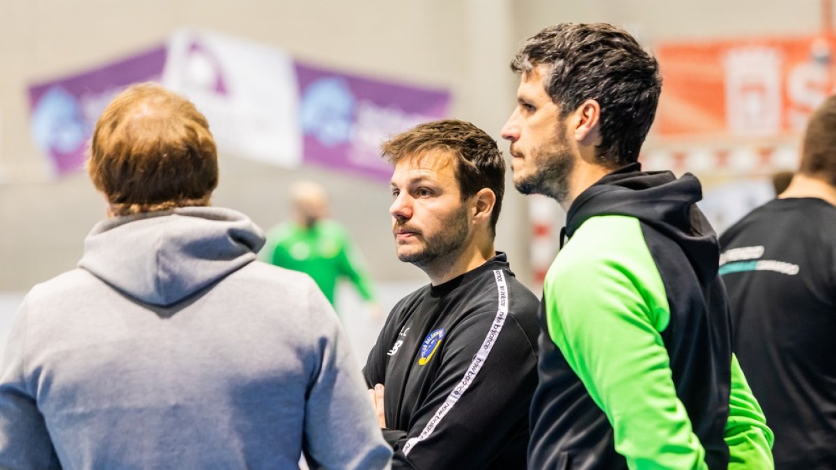 El entrenador del Balonmano Soria, Oriol Castellarnau, durante un encuentro.