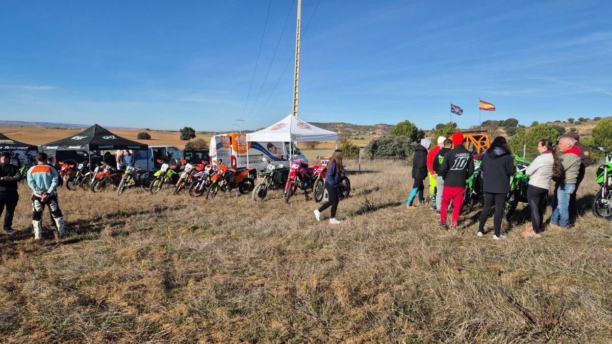 Un momento del acto celebrado en el nuevo circuito en El Burgo.