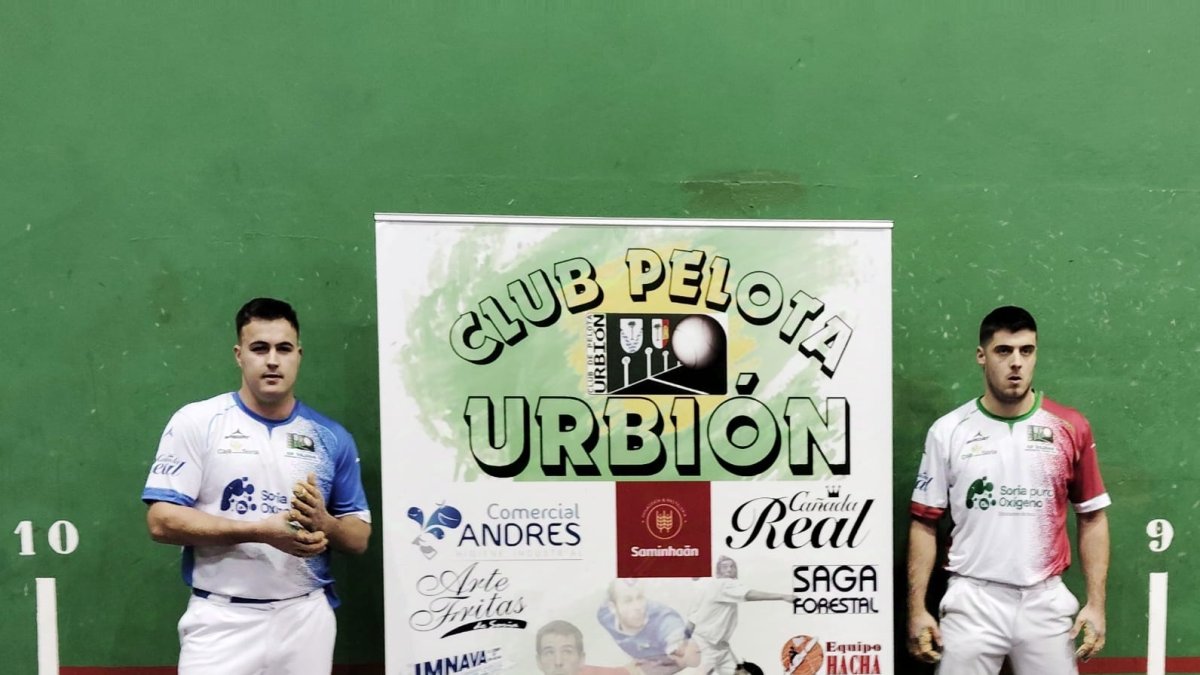 Dos de los pelotaris que compitieron en una de las semifinales del torneo.