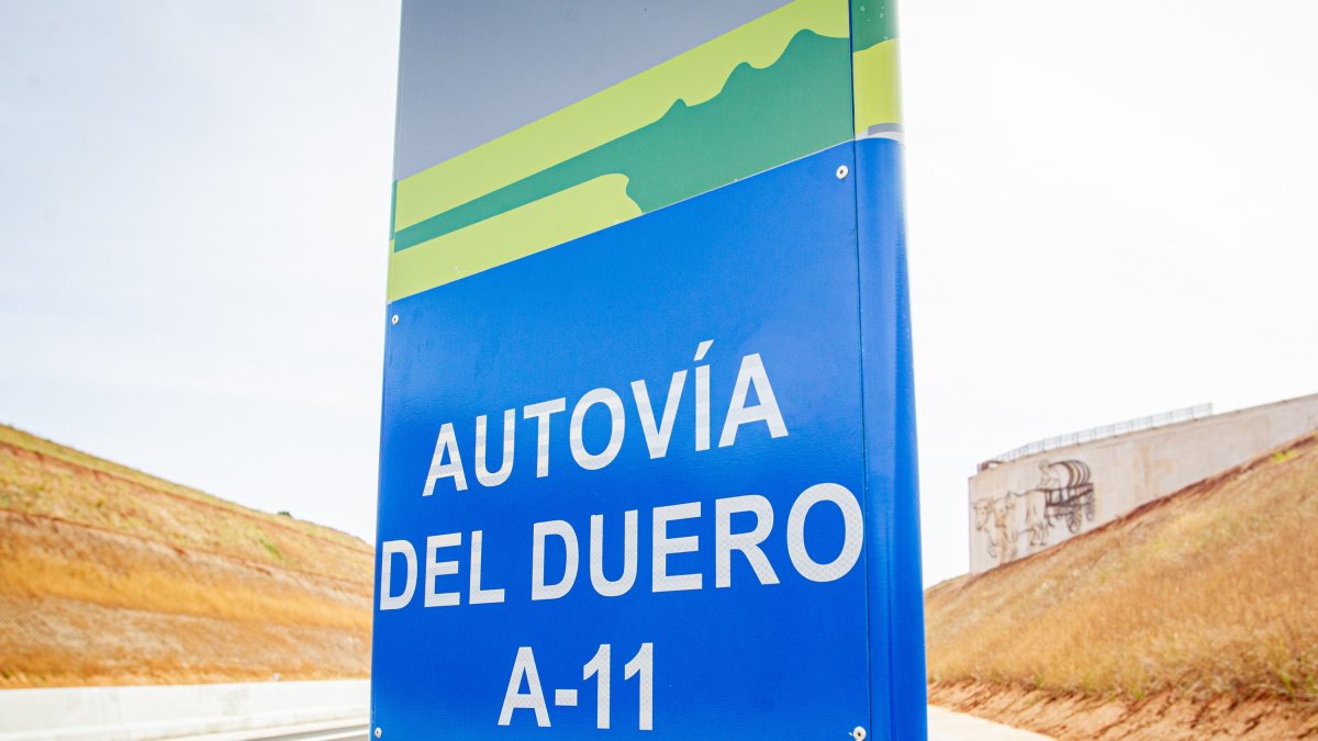 Cartel indicador de la Autovía del Duero.