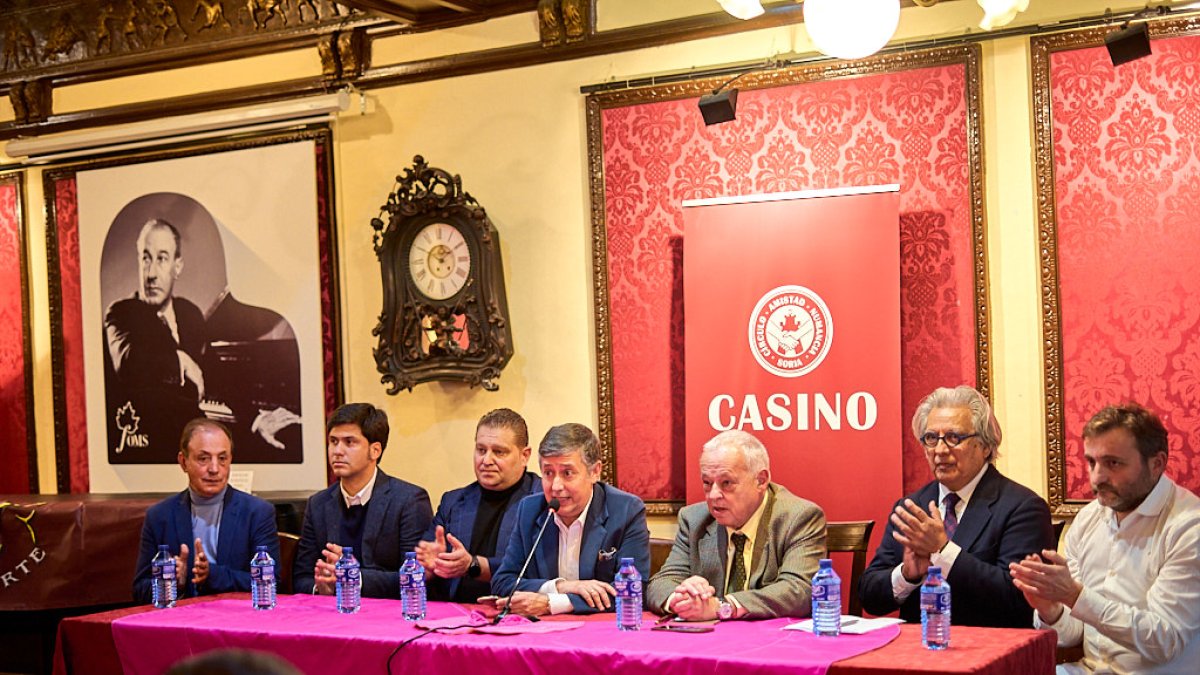 Encuentro de los defensores del Toro Jubilo en el Casino.