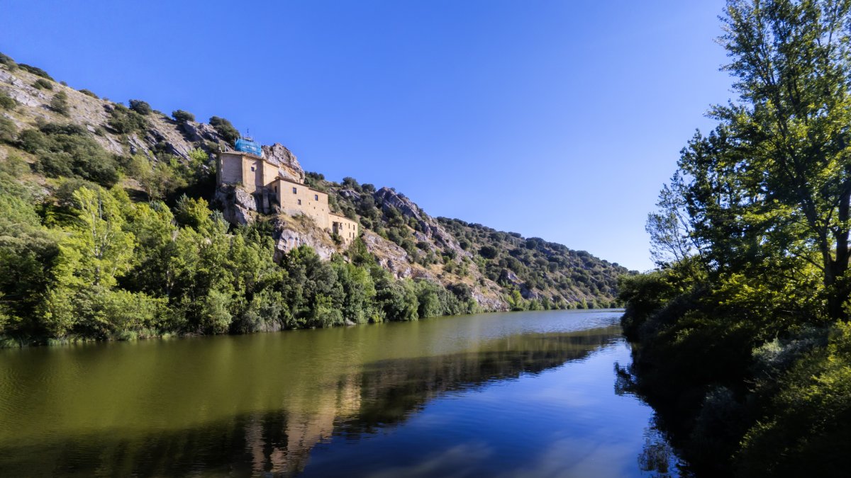 Los alrededores de San Saturio serán el punto de embarque.
