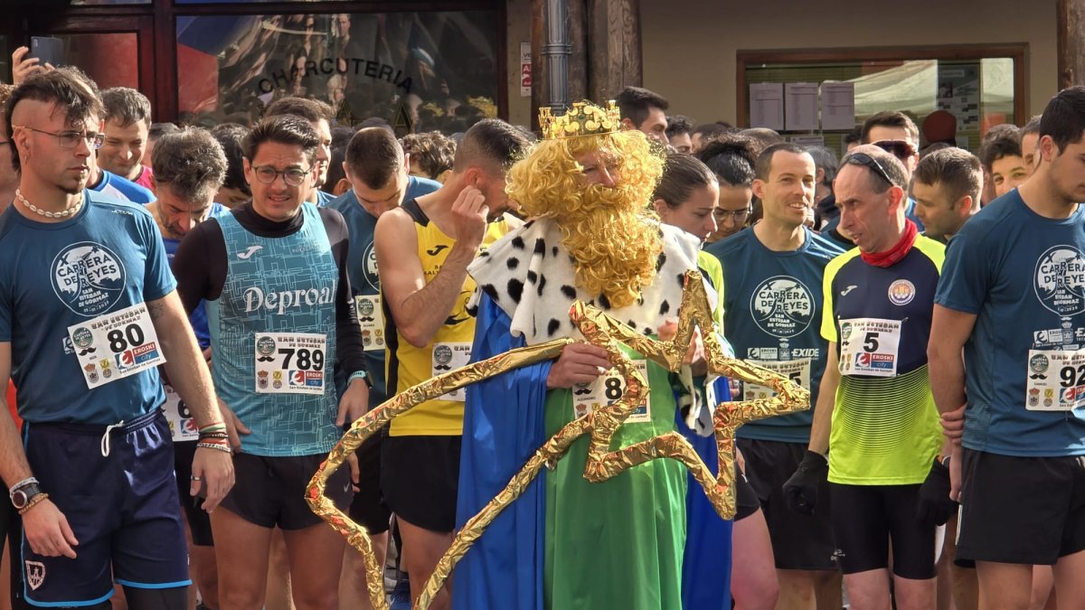 Los Reyes Magos fueron los encargados de dar la salida en la carrera de San Esteban de Gormaz.