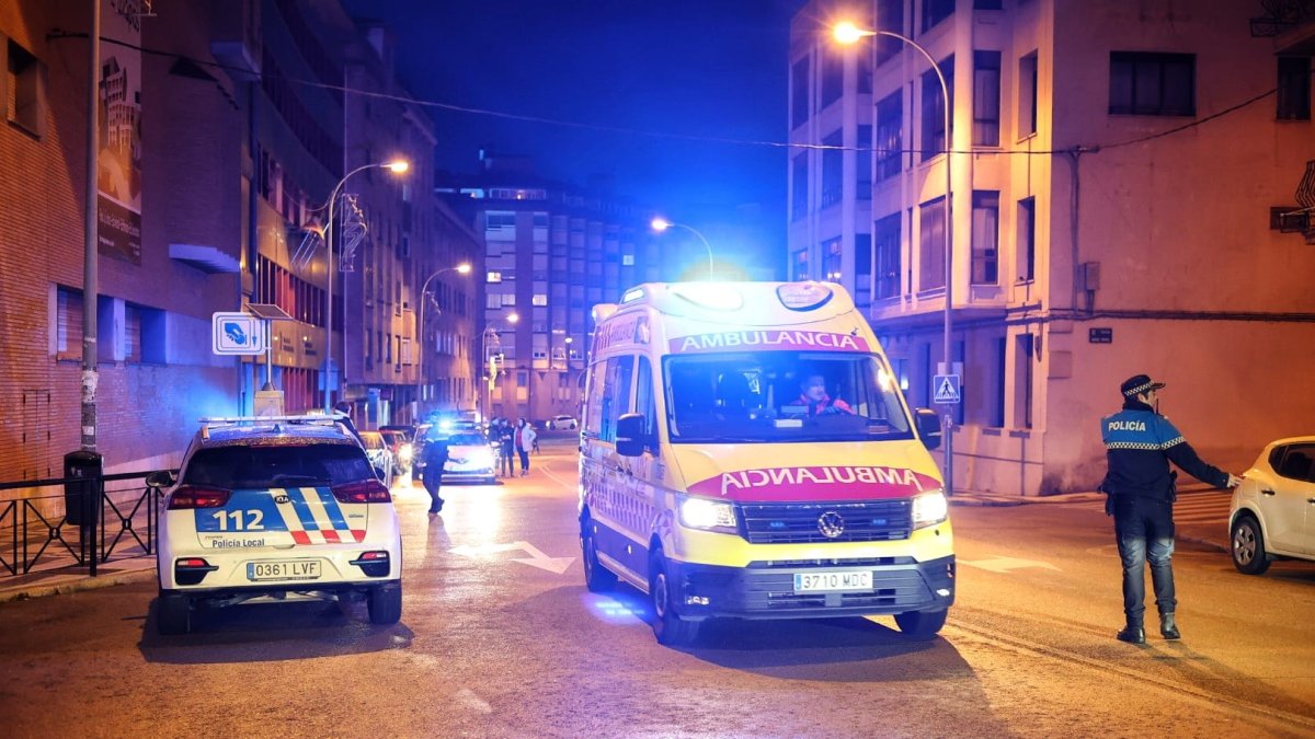 Una ambulancia en un accidente en Soria en una imagen de archivo.