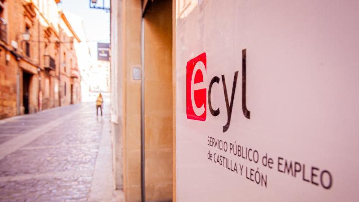 Rótulo de una oficina del Ecyl en Soria.