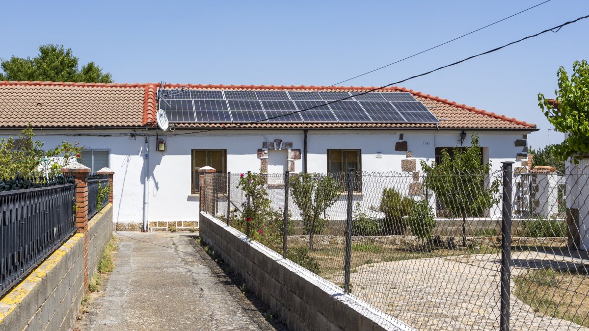 Placas solares en una vivienda de la Barriada