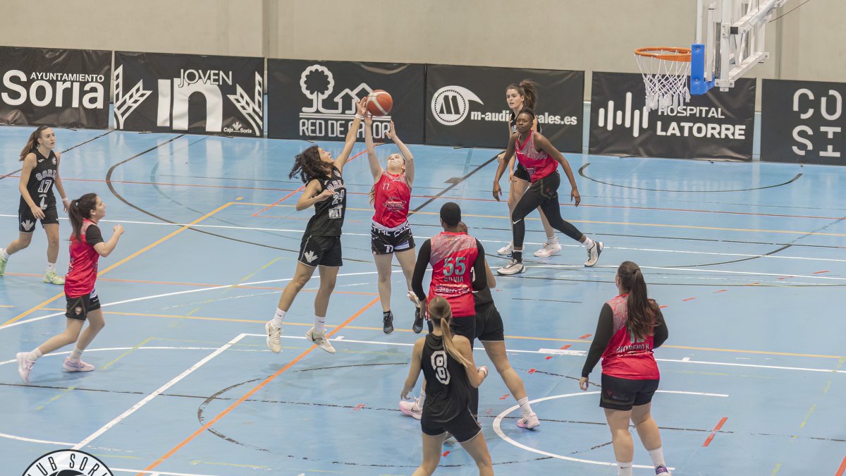 El Semillas Adolfo Martínez fue inferior a su rival en todas las facetas del juego.