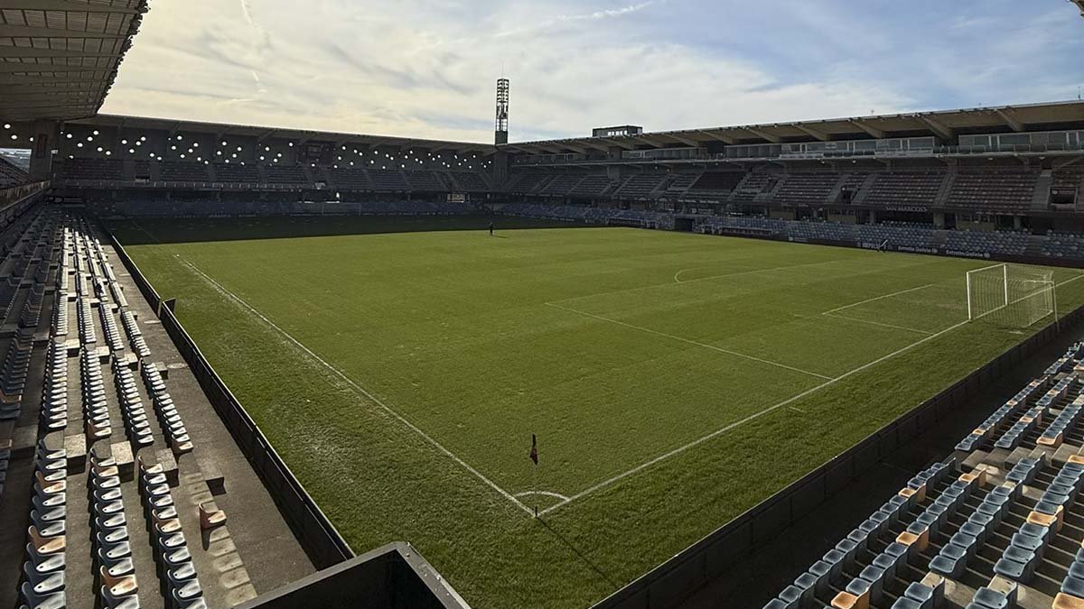 Imagen del estadio de Pasarón con capacidad para 10.500 aficionados.