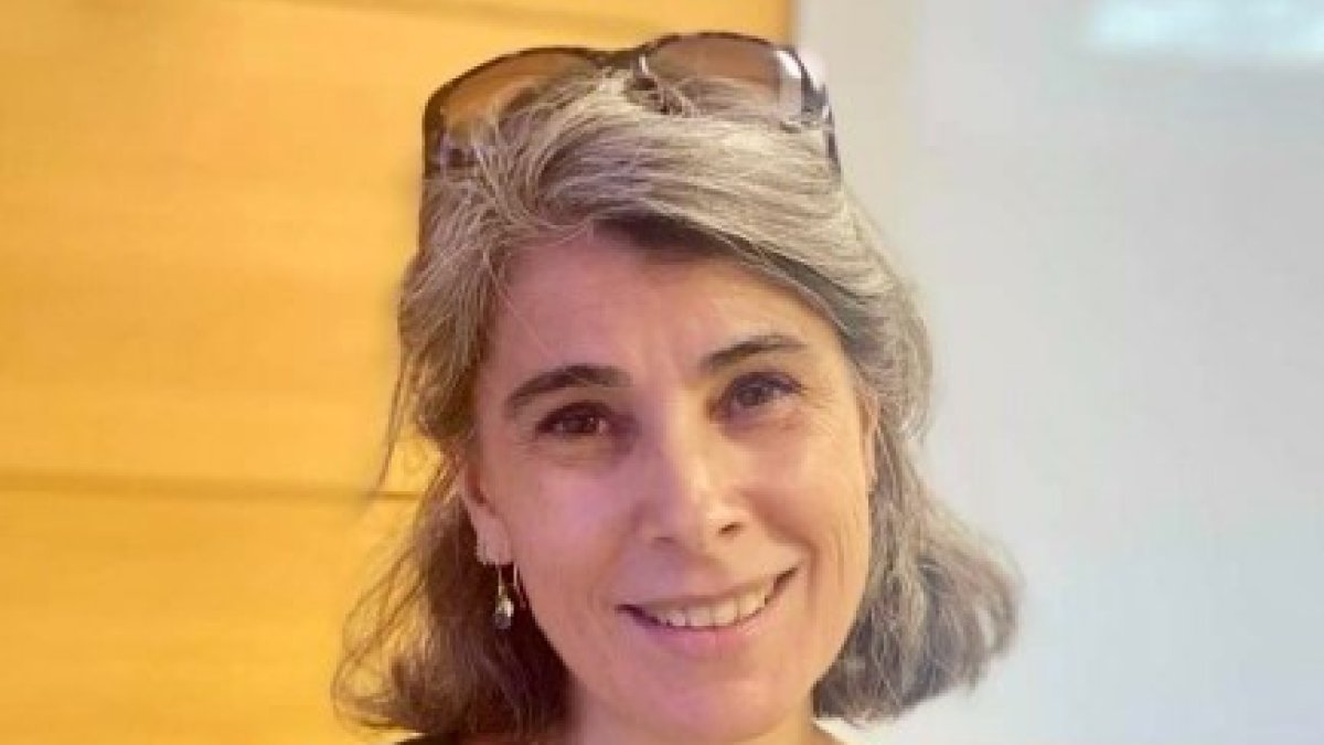 Mónica Carabias.
