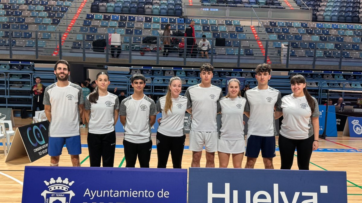 El equipo del Club Bádminton Soria que ha participado en la primera jornada de la Liga de Clubes, Primera División Plata.