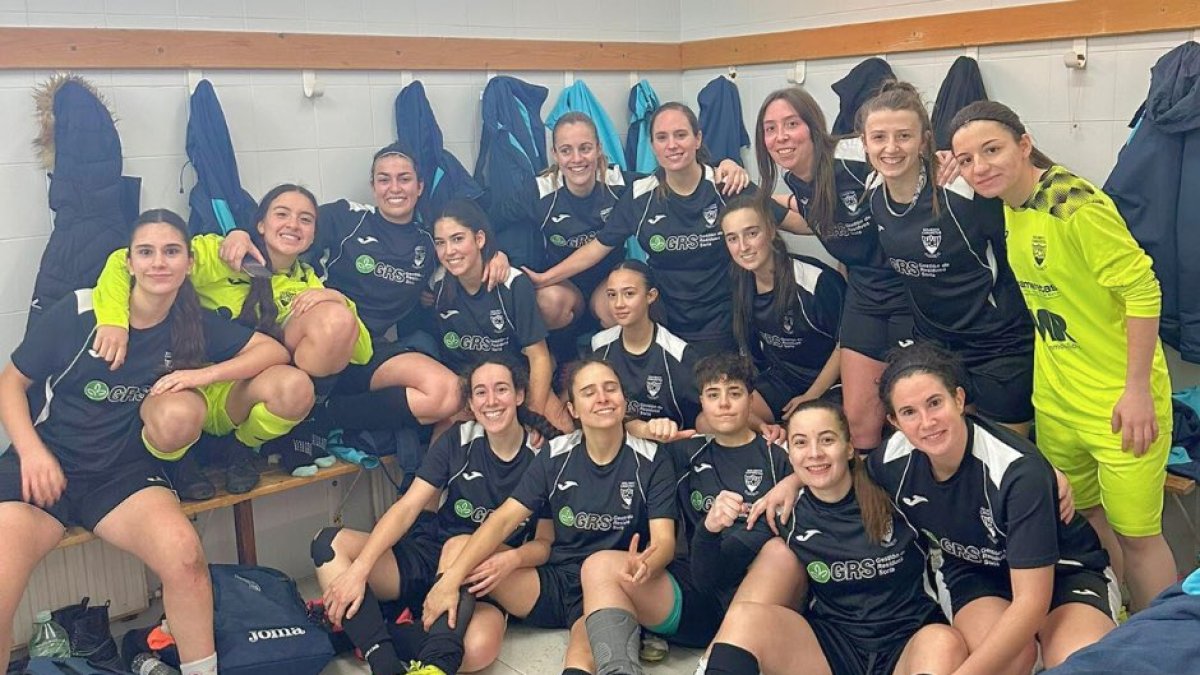 Las jugadoras del Golmayo Camaretas tras superar por 0-3 al Sporting Uxama.
