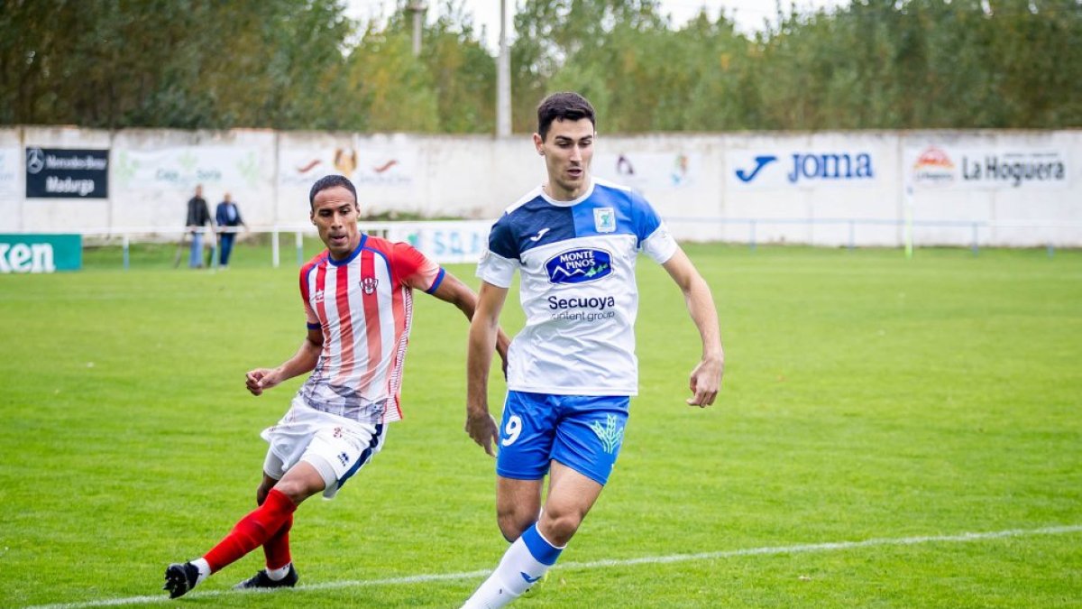 Ángel Cervero en un encuentro de esta temporada con el Almazán en La Arboleda.