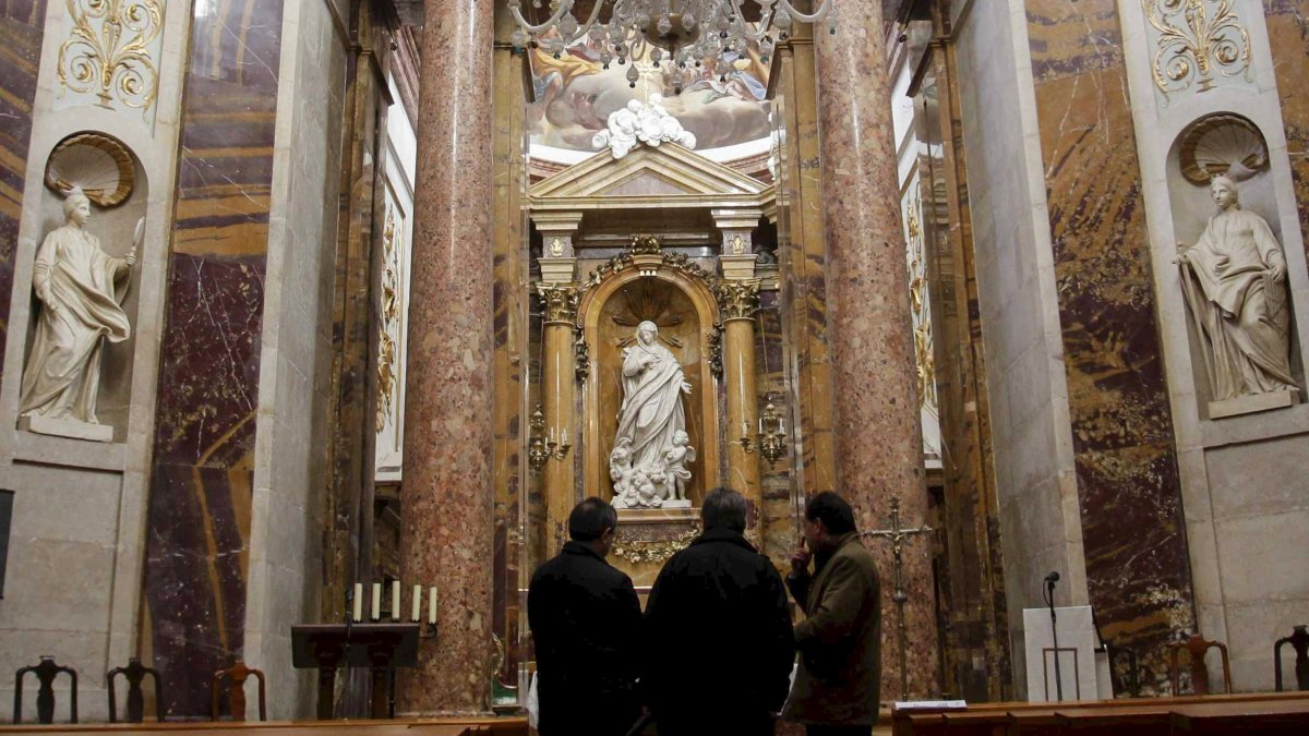 Imagen de archivo presidiendo la capilla de Palafox en El Burgo de Osma.