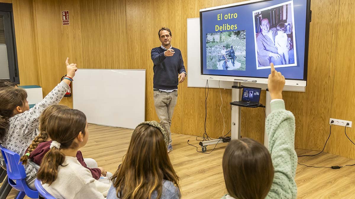 El nieto de Delibes comparte una jornada con los niños