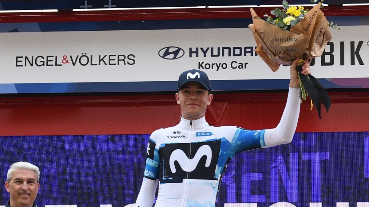 Iván Romeo como ganador de la tercera etapa de la Volta a la Comunitat Valenciana.