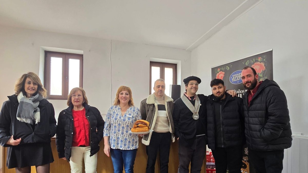 Concursantes y jurado tras la ronda de San Esteban de Gormaz.
