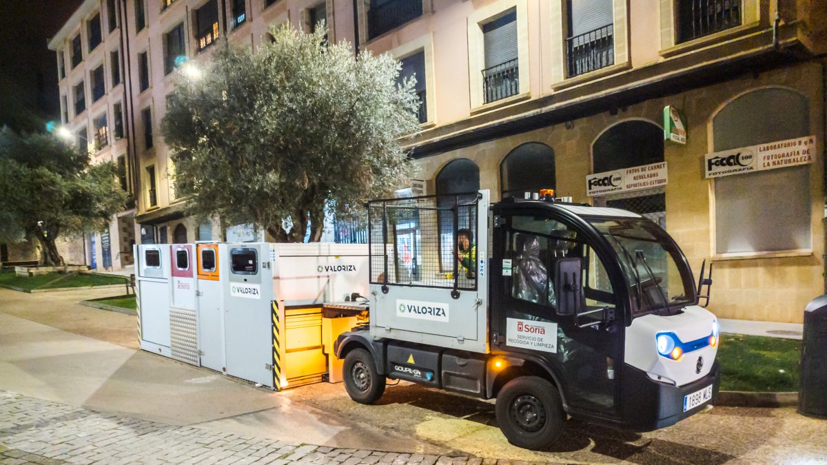 Contenedores de 'quita y pon' en el centro.