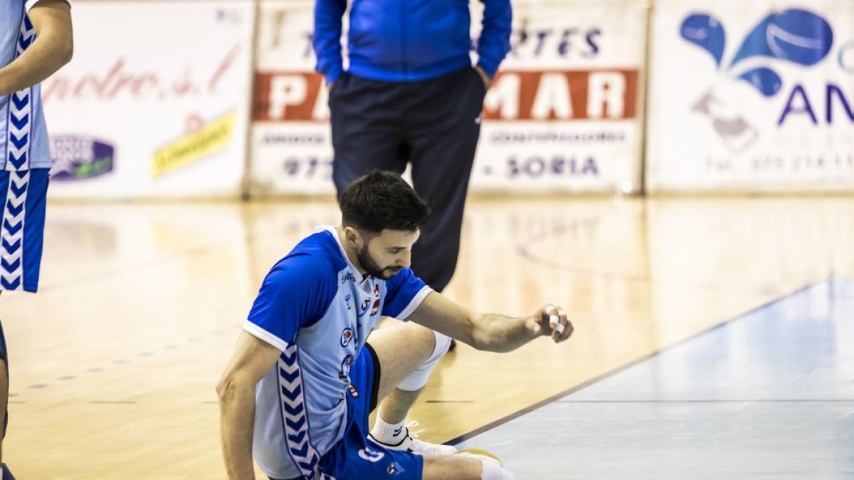Fabián Flores durante un encuentro disputado en Los Pajaritos.