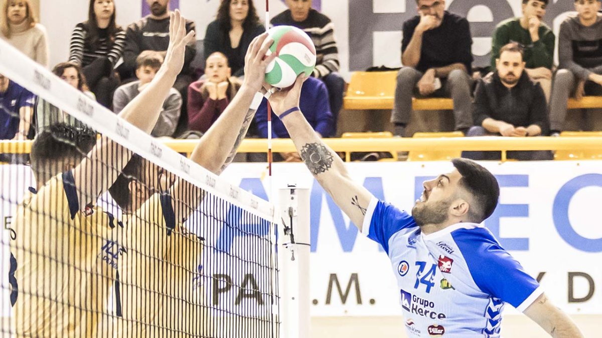 Santi Aulisi en un lance del encuentro