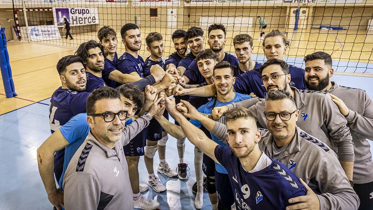 Los jugadores y cuerpo técnico del C.V. Grupo Herce Río Duero están preparados para su debut en Copa del Rey.
