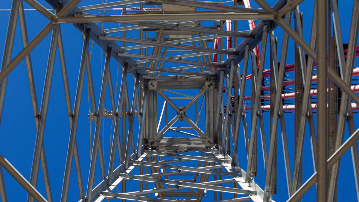 Torre eléctrica en la capital.