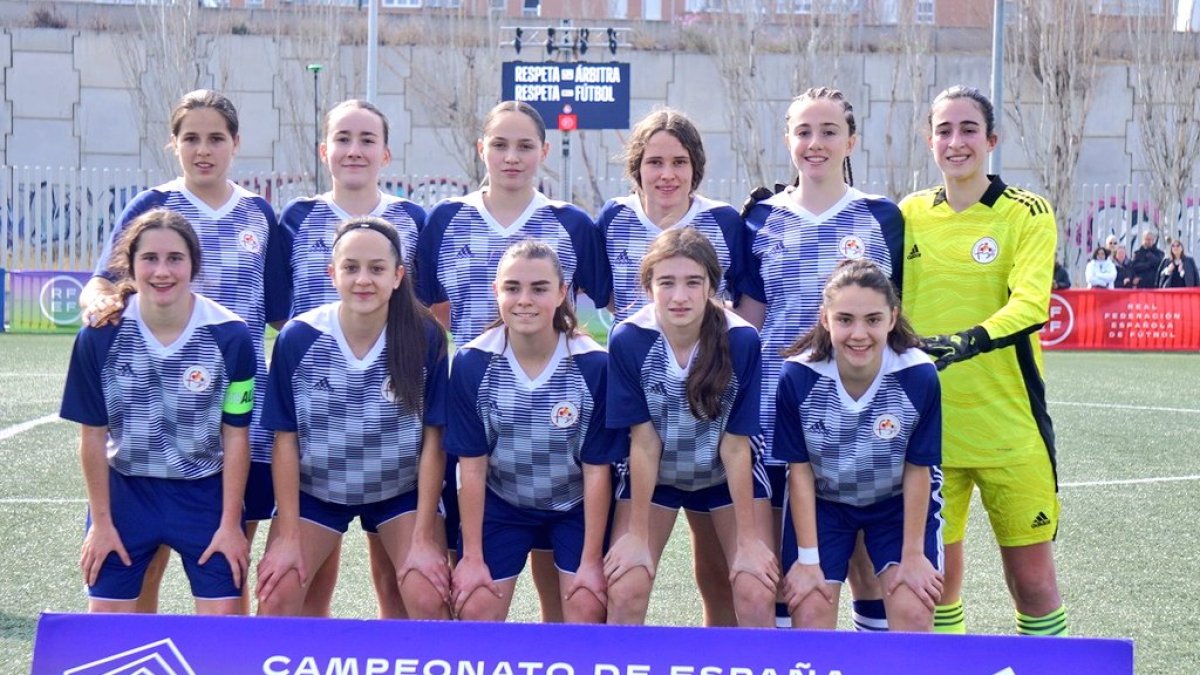 El combinado de Castilla y León Sub16 con las sorianas Zaira Gallardo y Marina Muñoz.