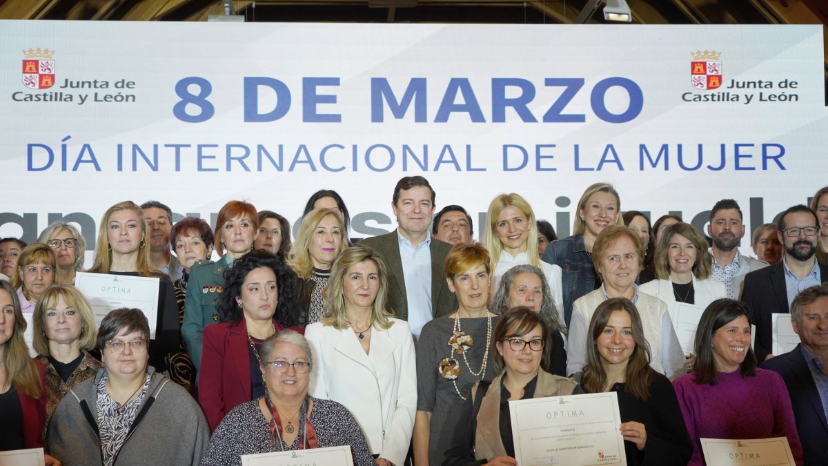El presidente de la Junta de Castilla y León, Alfonso Fernández Mañueco, participa en el acto institucional del Gobierno Autonómico con motivo del Día Internacional de la Mujer.