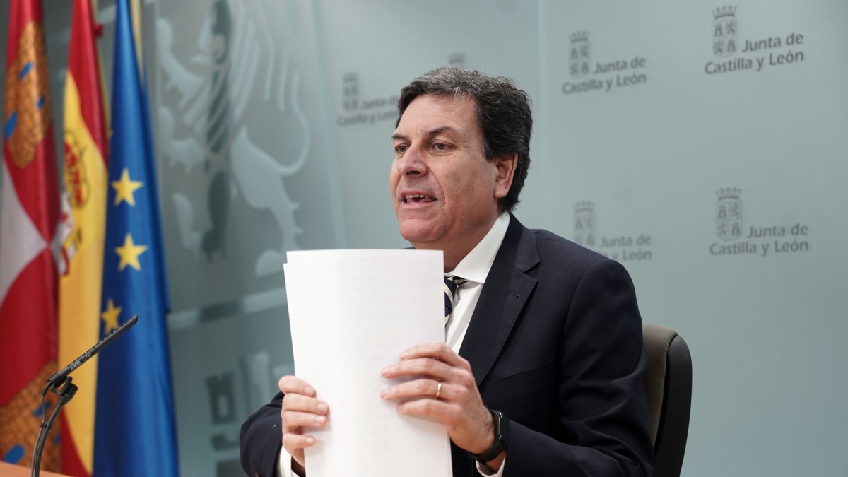 El consejero de Economía y Hacienda y portavoz, Carlos Fernández Carriedo.