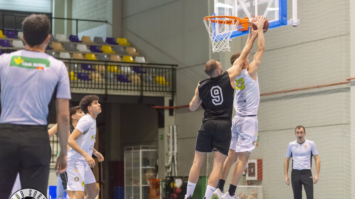 Hugo García anotó 29 puntos en la victoria del CSB en Ávila.