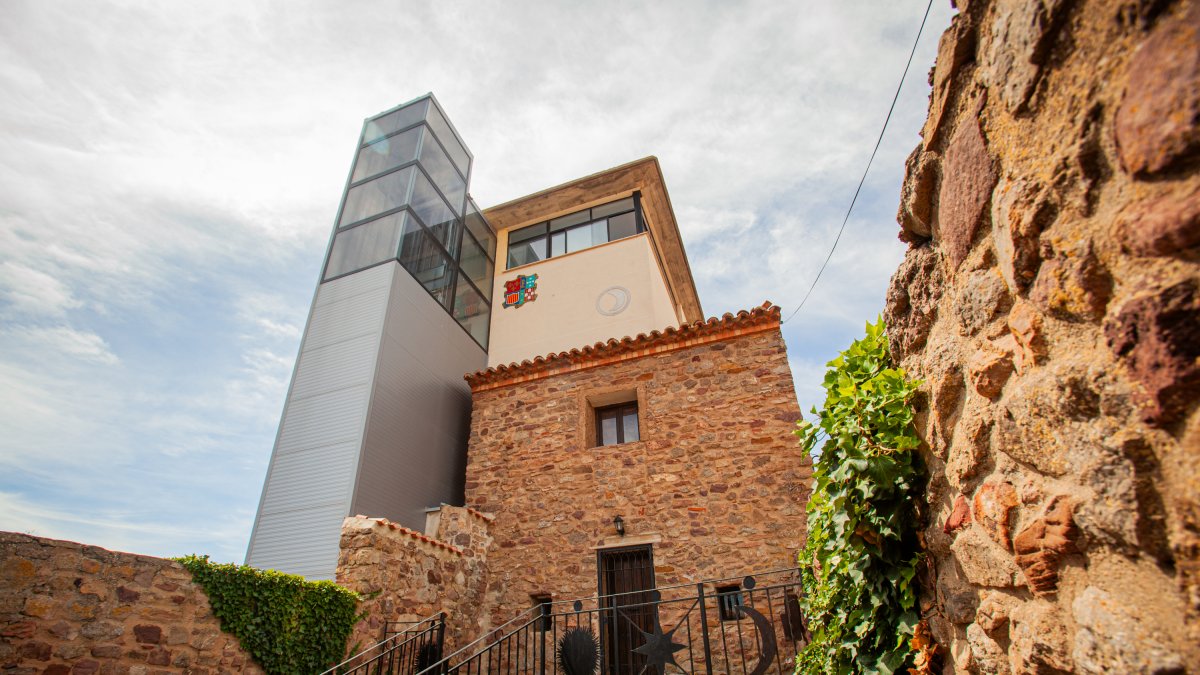 Desierta la obra de la cúpula del observatorio de Borobia.