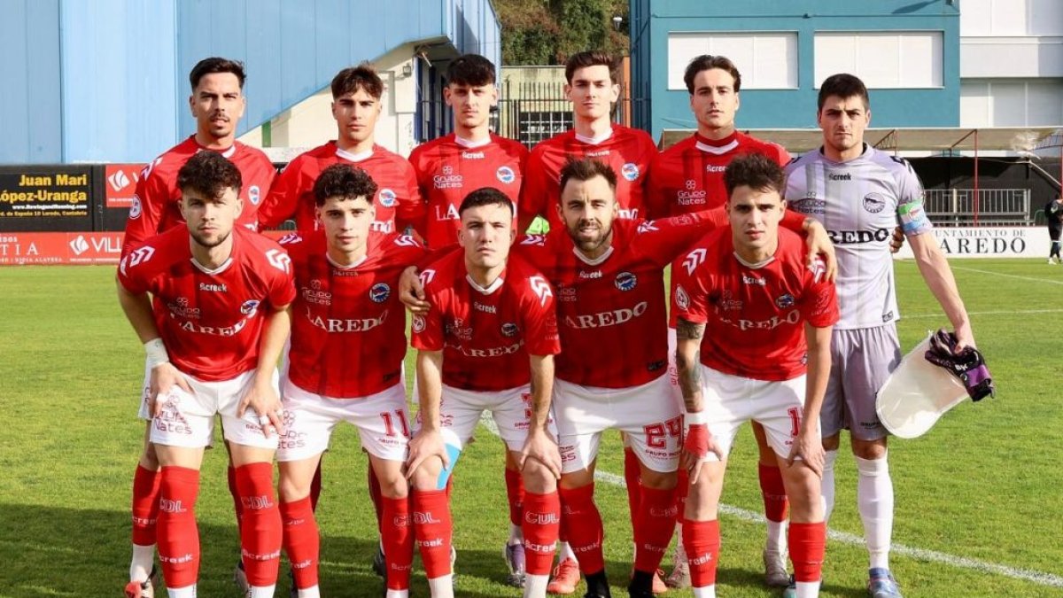 Once del Laredo en la última jornada ante el Salamanca.
