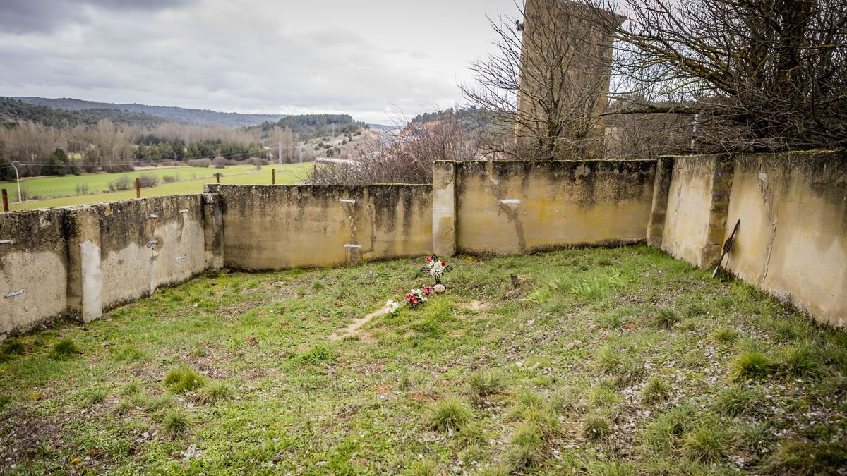 Un despoblado de Velasco,  visible desde la A-11