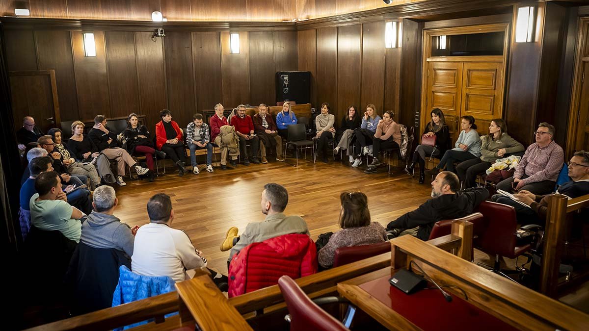 Asamblea ciudadana celebrada el 13 de marzo en la que se tomó la decisión de constituir formalmente la Plataforma.