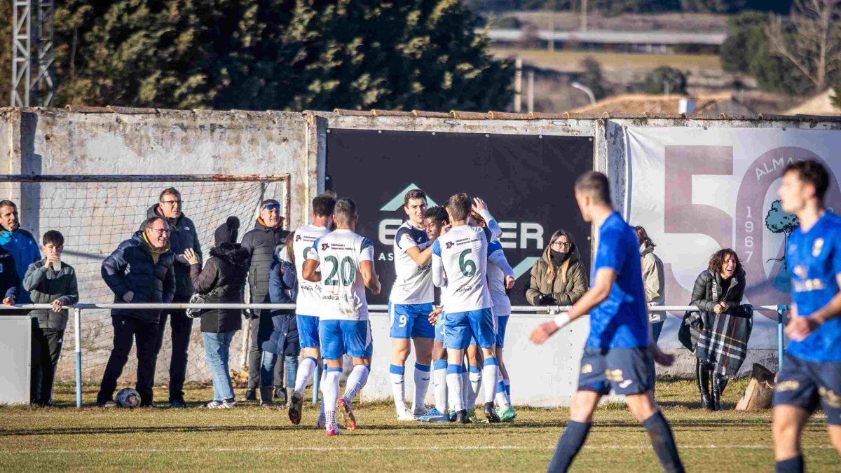 El Almazán necesita sumar la primera victoria de la segunda vuelta para poner tierra de por medio con el descenso.