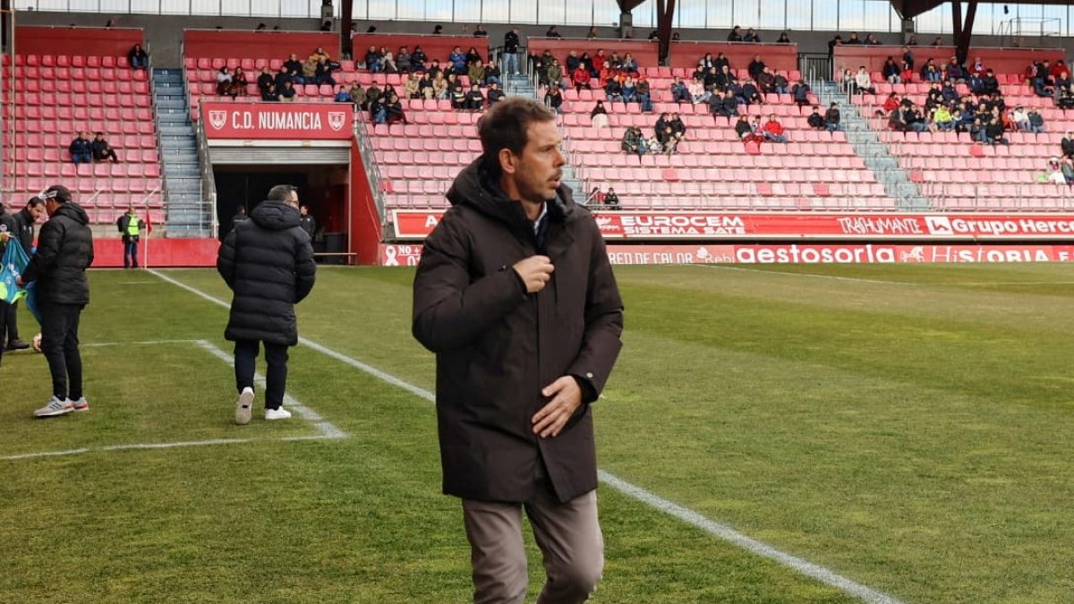 Aitor Calle apuntó a algunos de sus jugadores por falta de actitud.