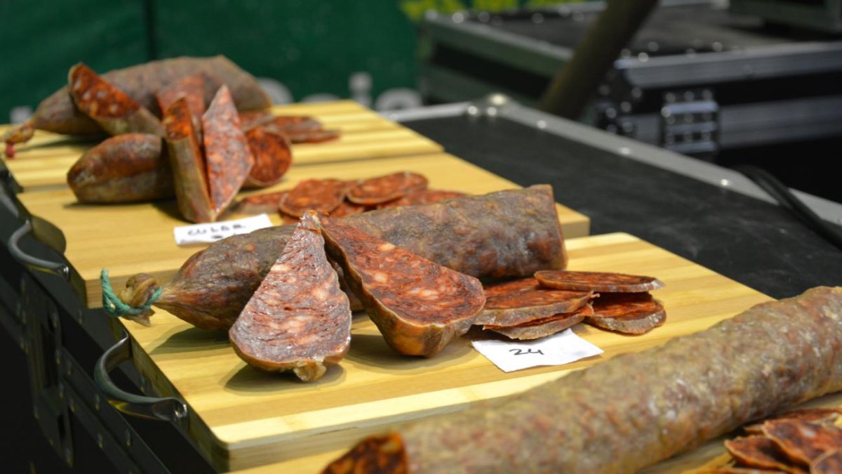 Covaleda elige en su Feria del Chorizo a los mejores embutidos.