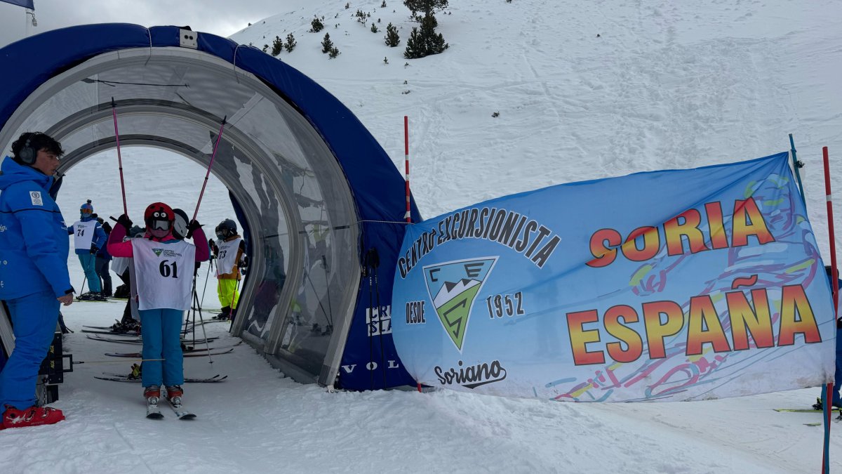 Representantes del CES durante una prueba en Formigal.