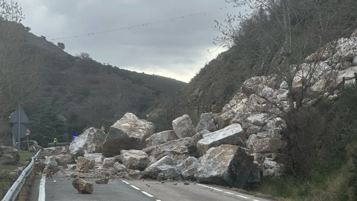 Imagen con la que el Gobierno de La Rioja avisaba del desprendimiento y el corte de carretera.
