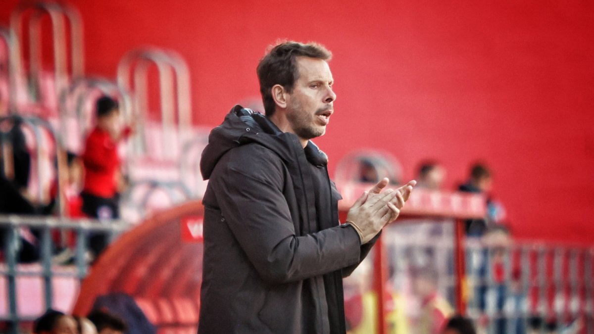 Aitor Calle en el transcurso del encuentro ante la Gimnástica Torrelavega.