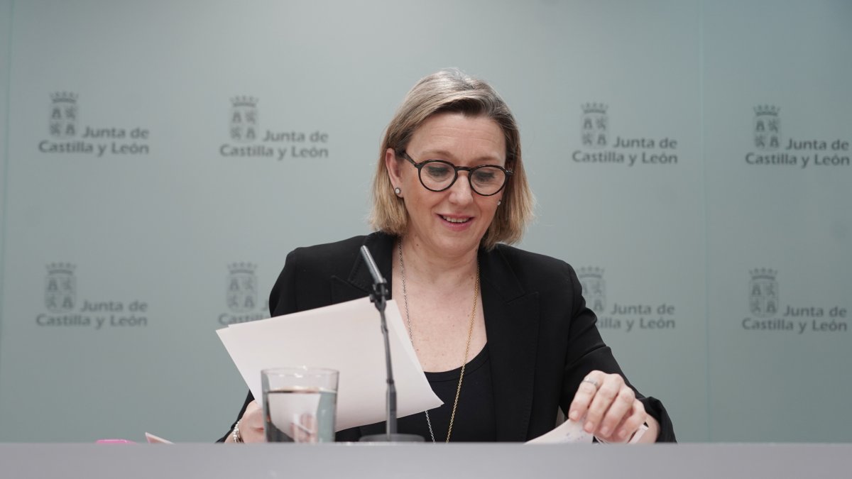 La vicepresidenta de la Junta de Castilla y León y consejera de Familia e Igualdad de Oportunidades, Isabel Blanco, comparece tras el Consejo de Gobierno.