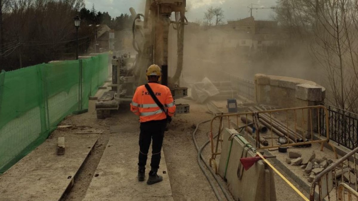 Trabajos en el puente de San Esteban en una imagen de archivo.