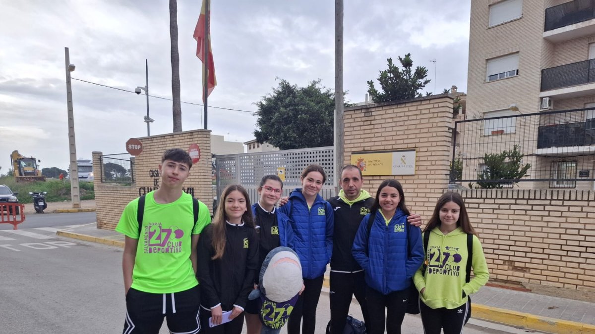 Los integrantes del C.D. 27 Grados que participaron en el Campeonato de España Infantil y Cadete de Salvamento y Socorrismo de Primavera.