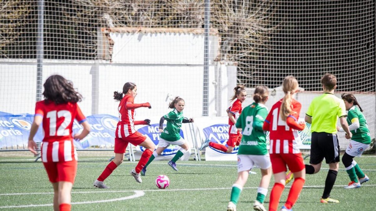 Partido entre el campeón Atlético de Madrid y las anfitrionas del San José en la fase de grupos.