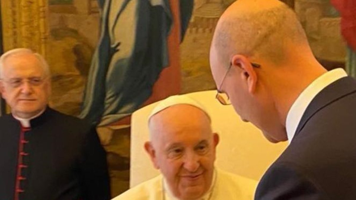 El Papa Francisco con el alcalde de Ágreda en una visita al Vaticano.