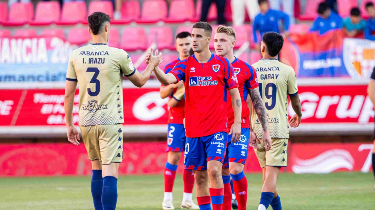 Diego Royo se volvía a enfundar la camiseta del Numancia después de siete meses en el dique seco.