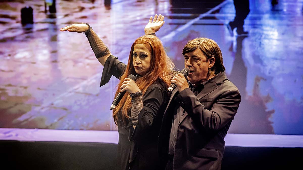 Yolanda de Gregorio y Benito Serrano se arrancaron por Raphael.